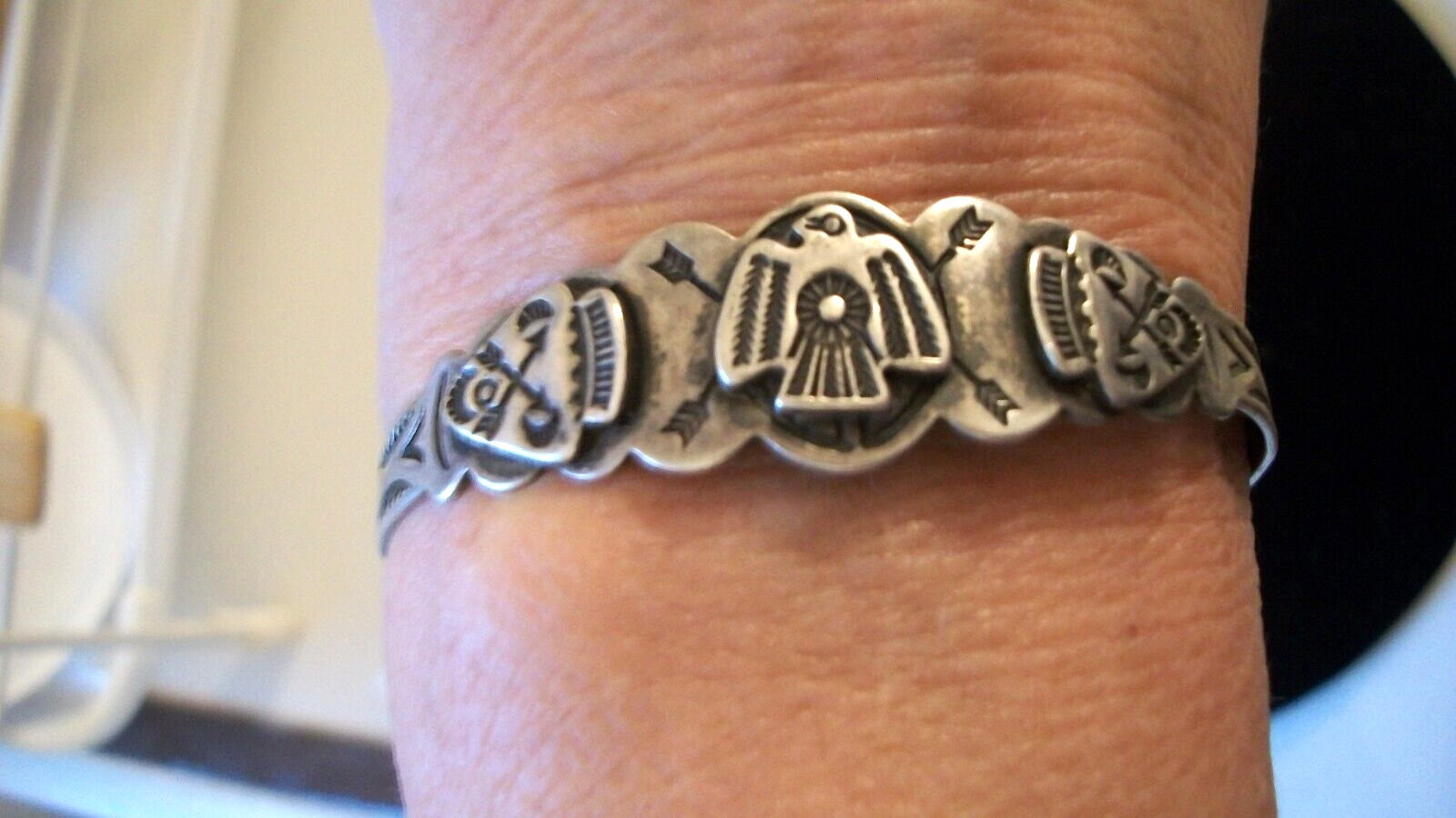 OLD PAWN FRED HARVEY NAVAJO NATIVE AMERICAN THUNDERBIRD STERL SILVER CUFF