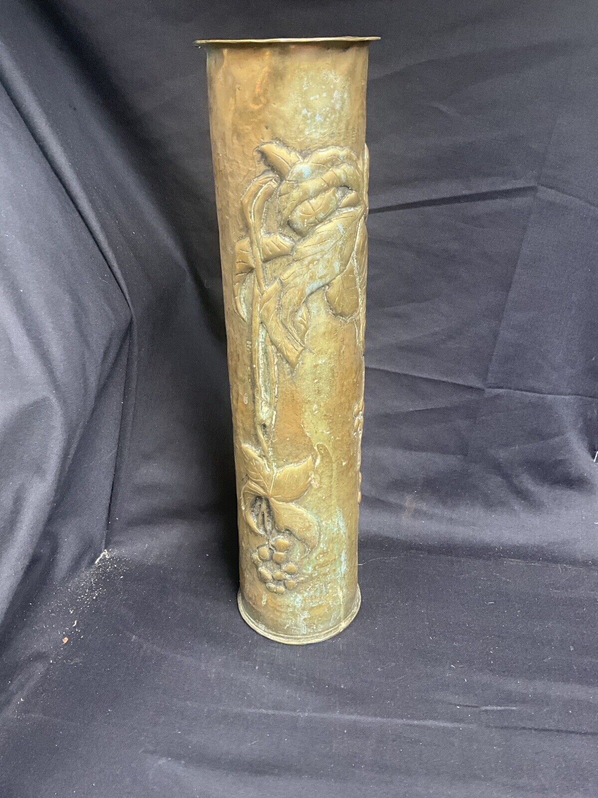 WW1 TRENCH ART SHELL WITH GRAPES FLOWER DESIGN 13.5 INCHES 1915-16