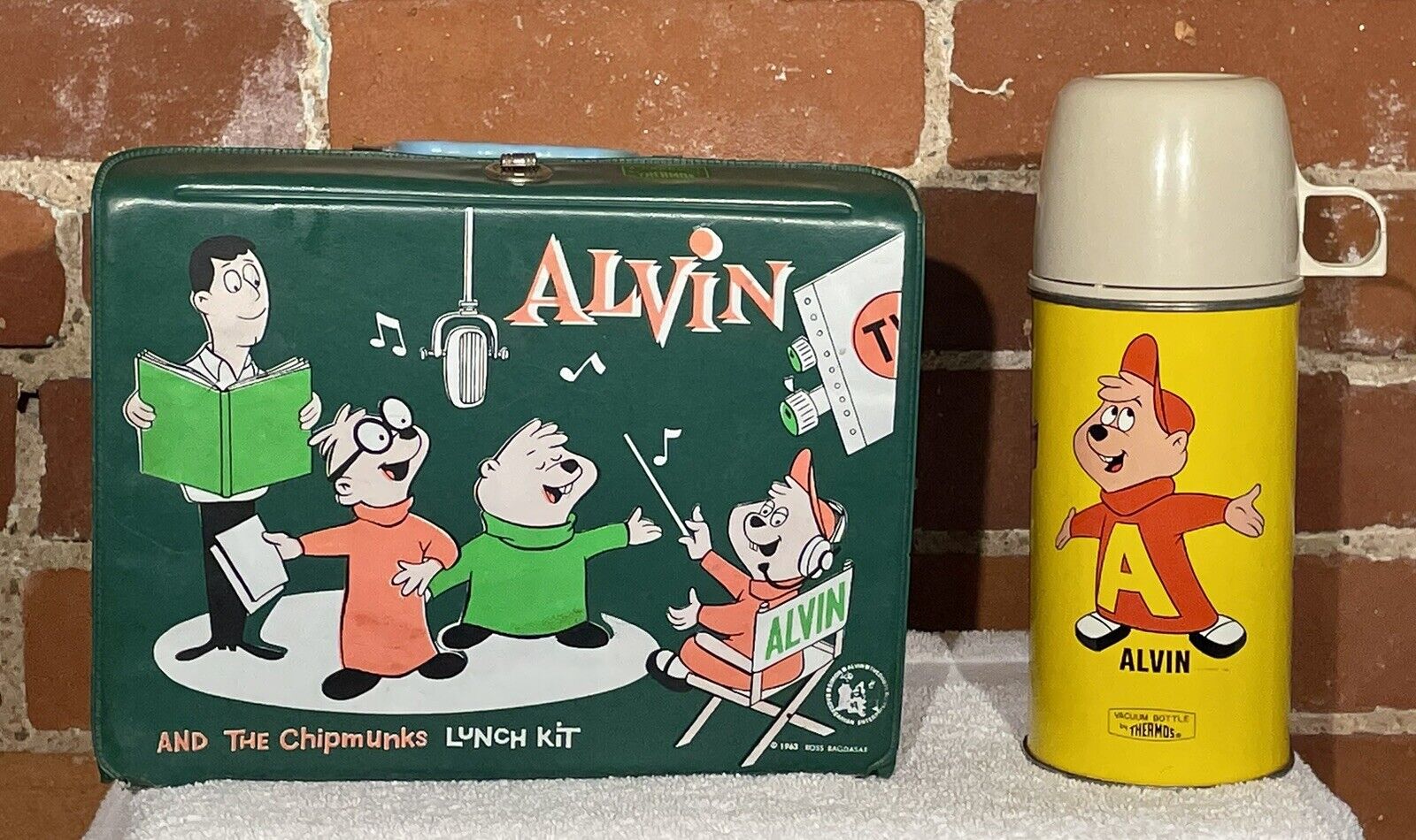 Rare Vintage Collectible 1963 Alvin and The Chipmunks Lunch Box Kit With Thermos