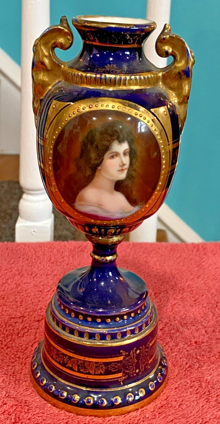 19 c Antique Royal Vienna Austria Portrait Hand Painting Porcelain Gilt Urn Vase