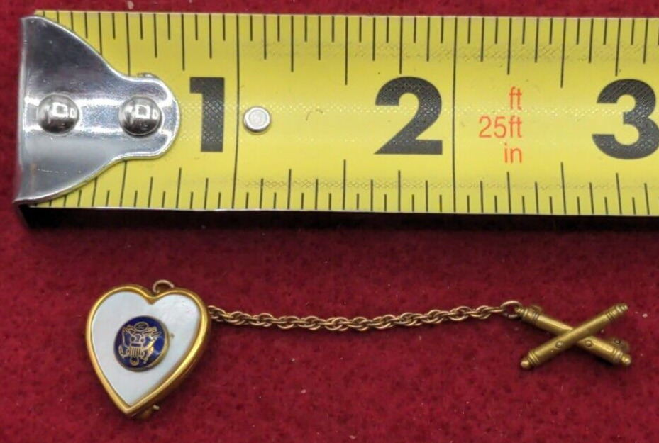 WWII/2 US Home Front Artillery sweetheart crossed cannon chain connect to heart