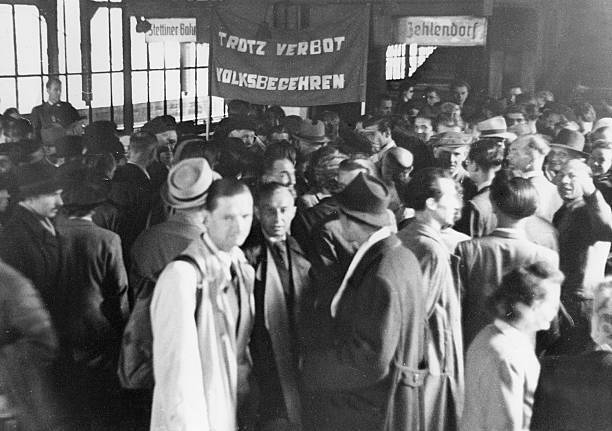 Petition for a referendum in Berlin S Bahnhof Friedenau 1948 Old Photo