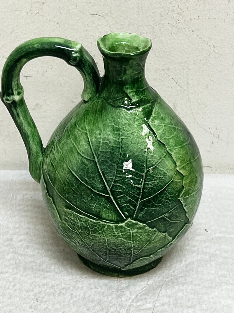 beautiful Vietri made in Italy green leaf vase pitcher w/ handle 7\