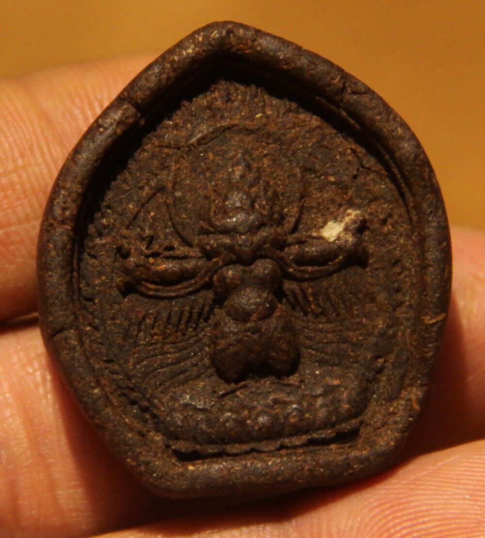 Tibet Old Antique Buddhism Medicine Clay Tsa Tsa Buddha Statue Garuda Amulet