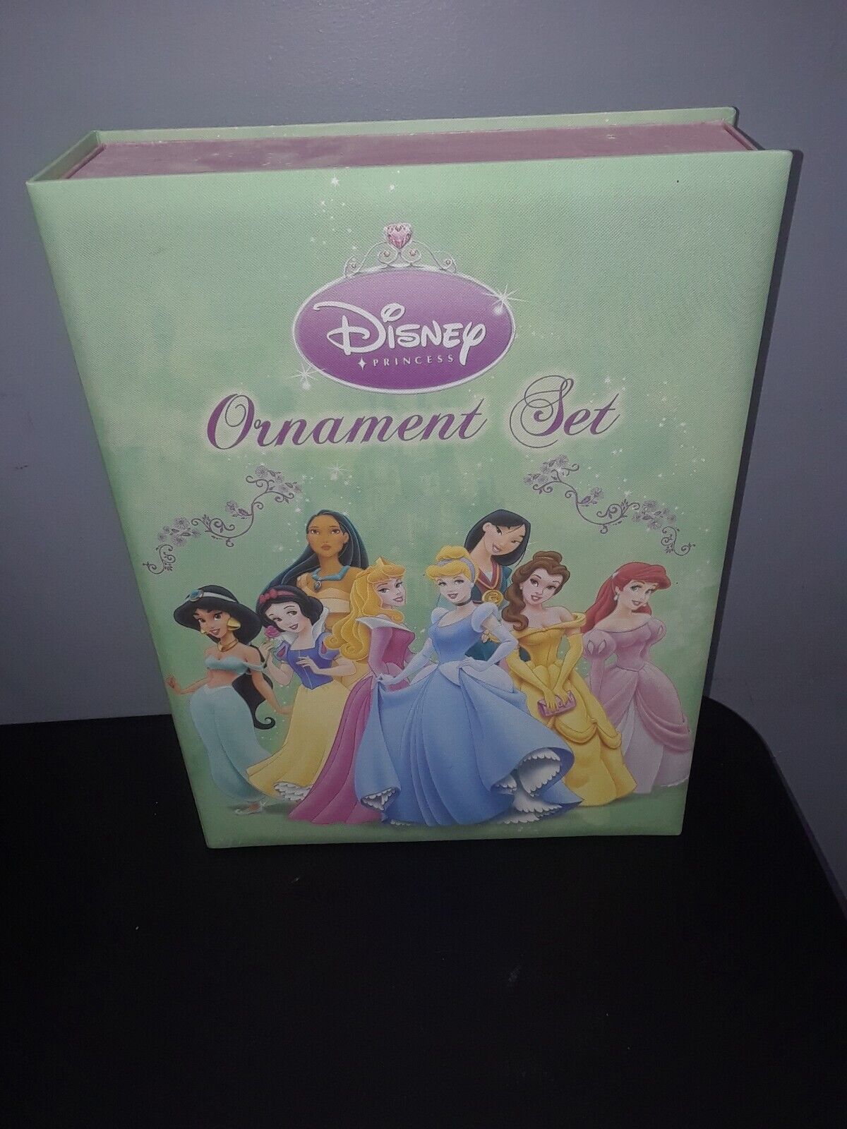 Disney Princess Christmas Ornament Set of 8 in Storybook packaging  2007