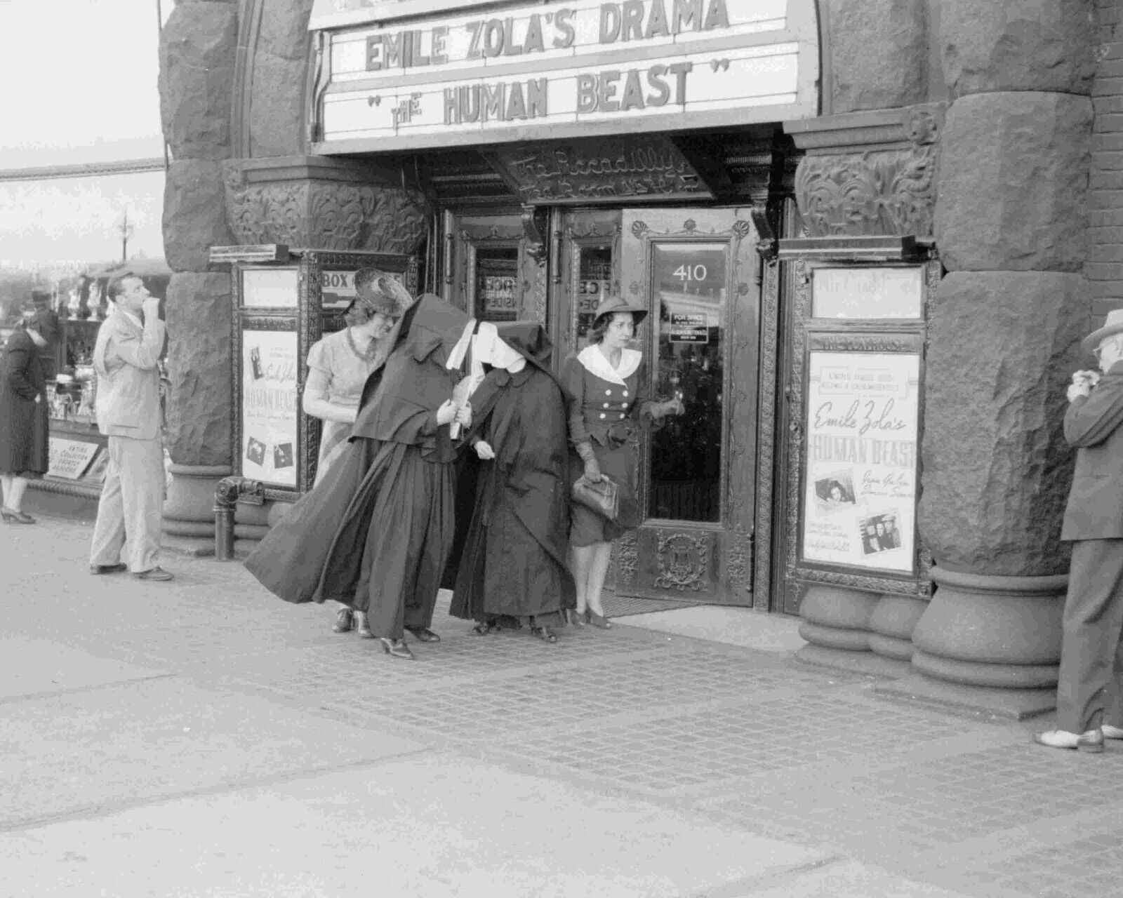Michigan Ave. Chicago Illinois Theatre Vintage Old Photo 8.5 x 11 Reprints