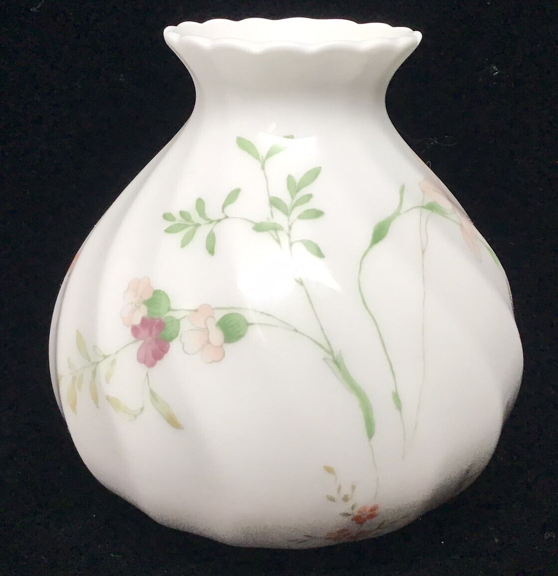 Vintage Wedgwood Campion Vase Bone China Made in England 3 1/4”(31)