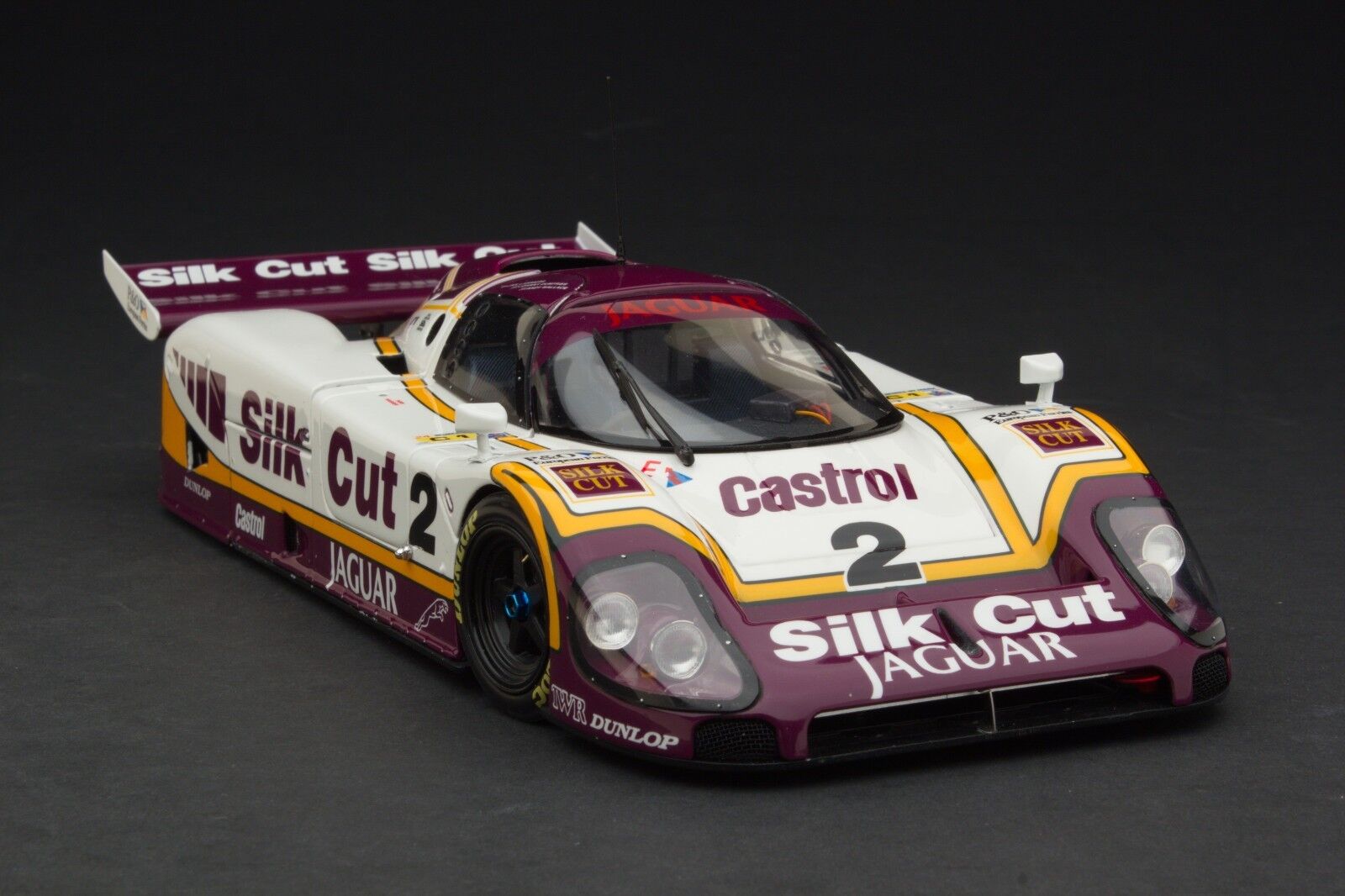 Exoto | 1:18 | 1988 Silk Cut Jaguar XJR-9 LM | Le Mans Winner | # MTB00104