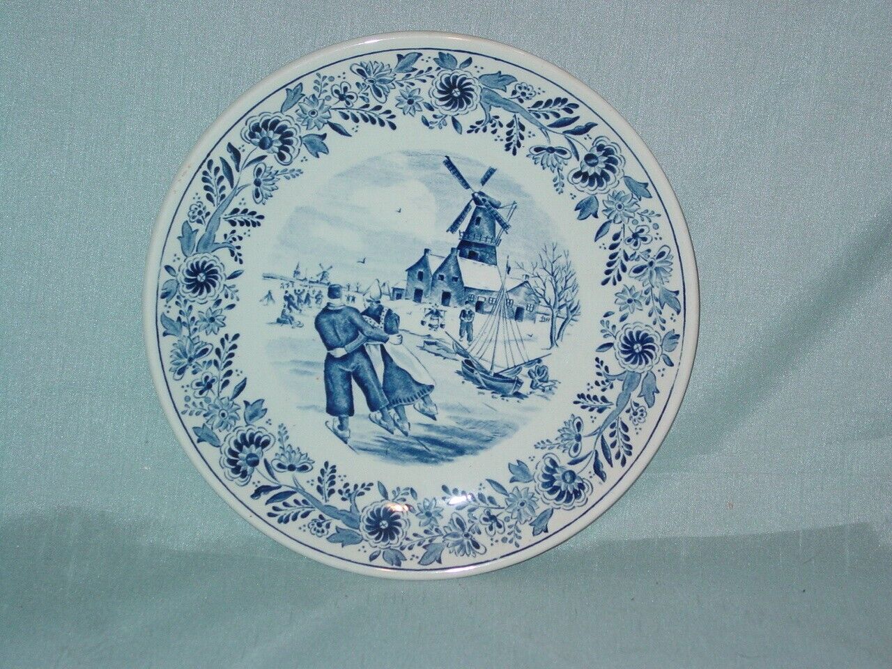 Vintage Boch Delfts Collector Plate Man & Woman Ice Skating