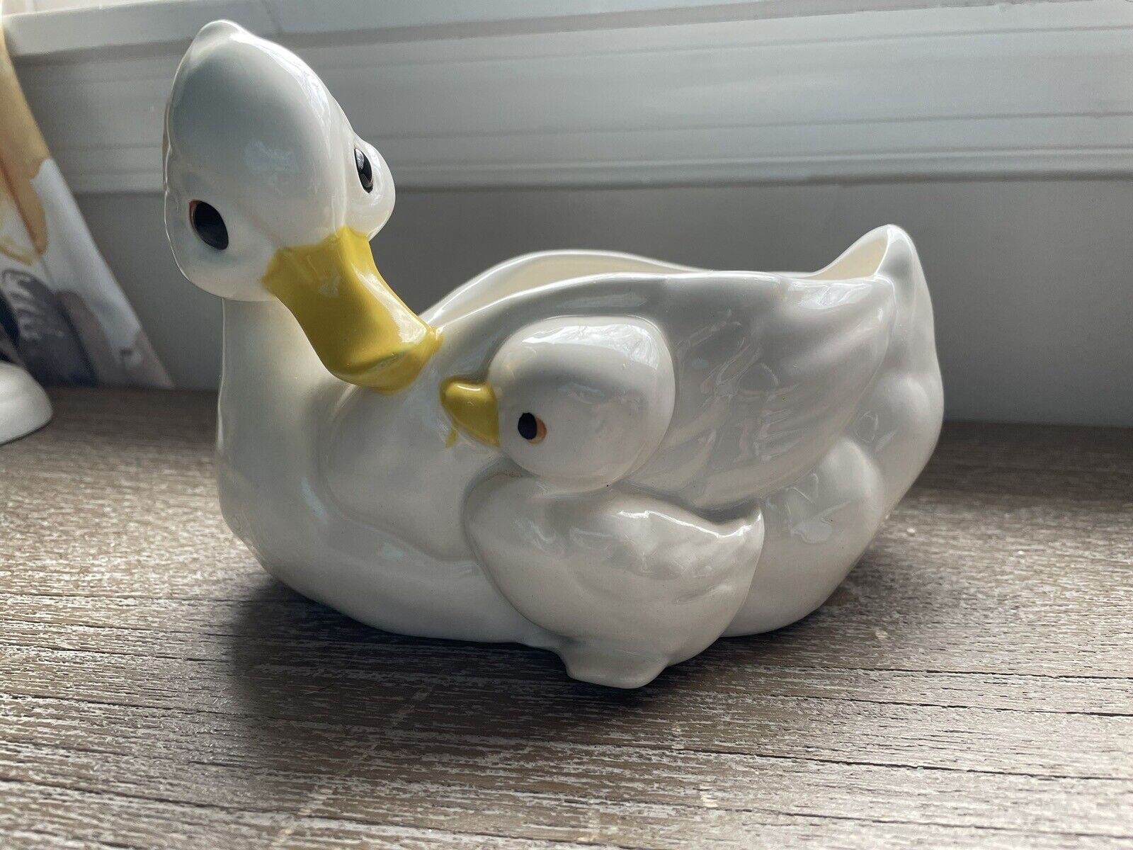 Vintage Napcoware 9984 Mama Duck And Duckling Ceramic Planter