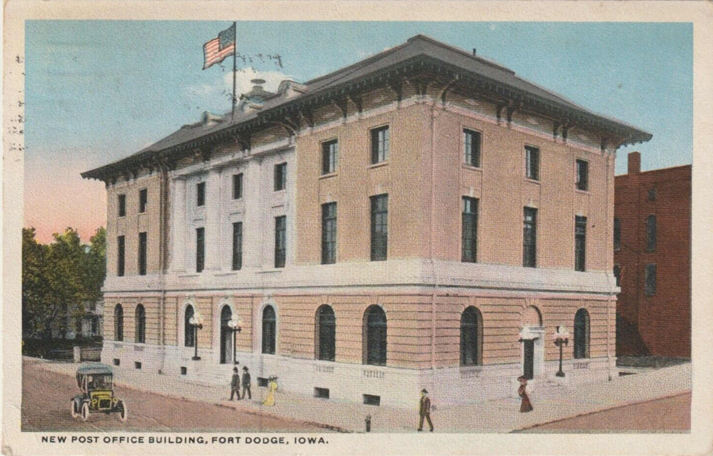 1915 FORT DODGE, IOWA POSTCARD New Post Office Building Vintage
