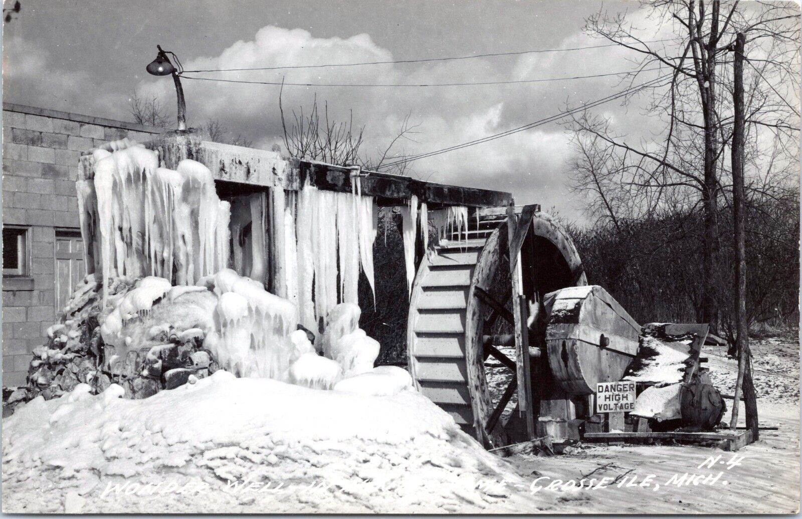 RPPC Wonder Well in Winter, Grose Ile Michigan- 1940's Photo Postcard