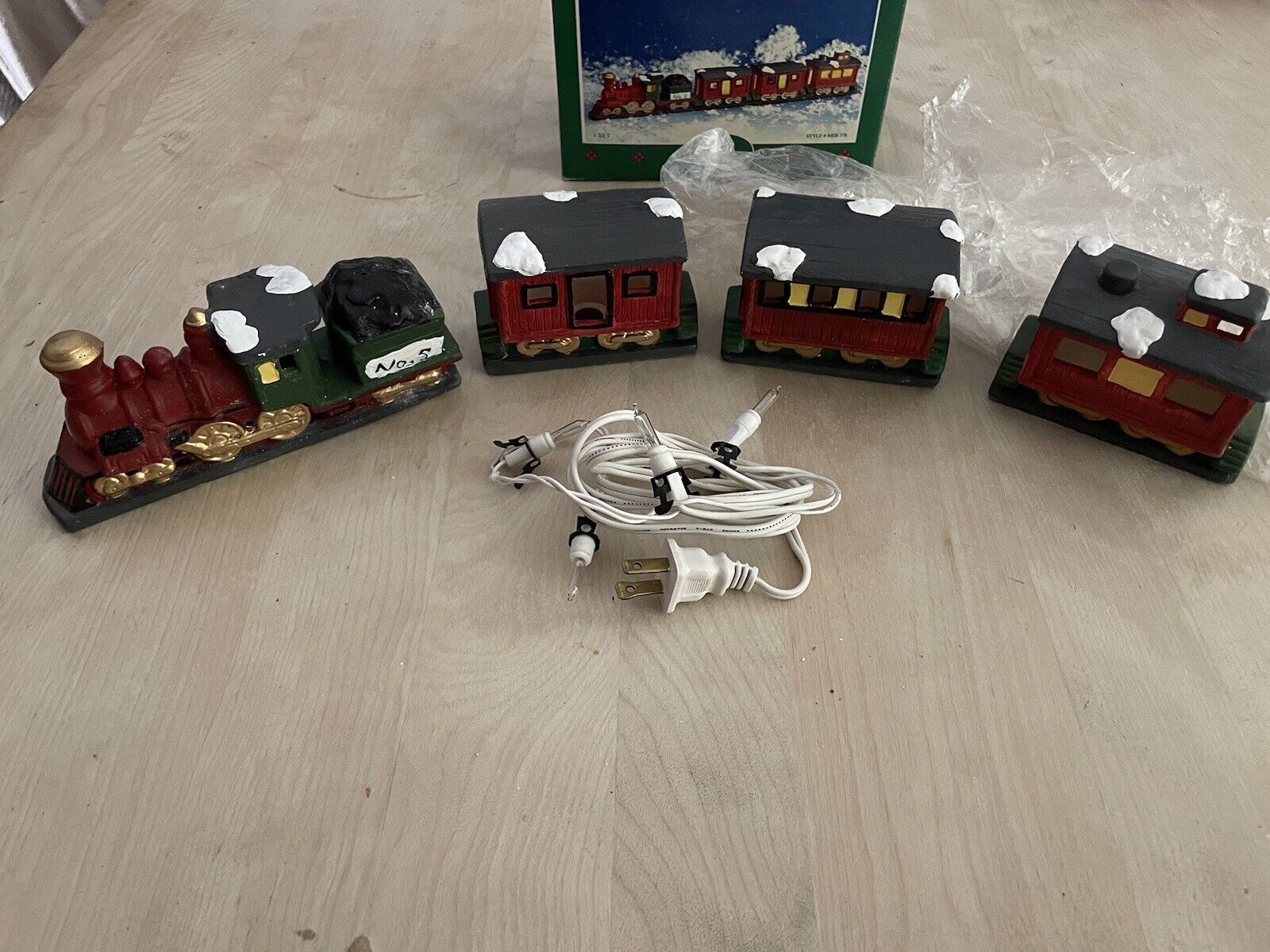 Vintage Seymour Mann Merry Christmas 4 Pc Light Up Ceramic Train Set  1983