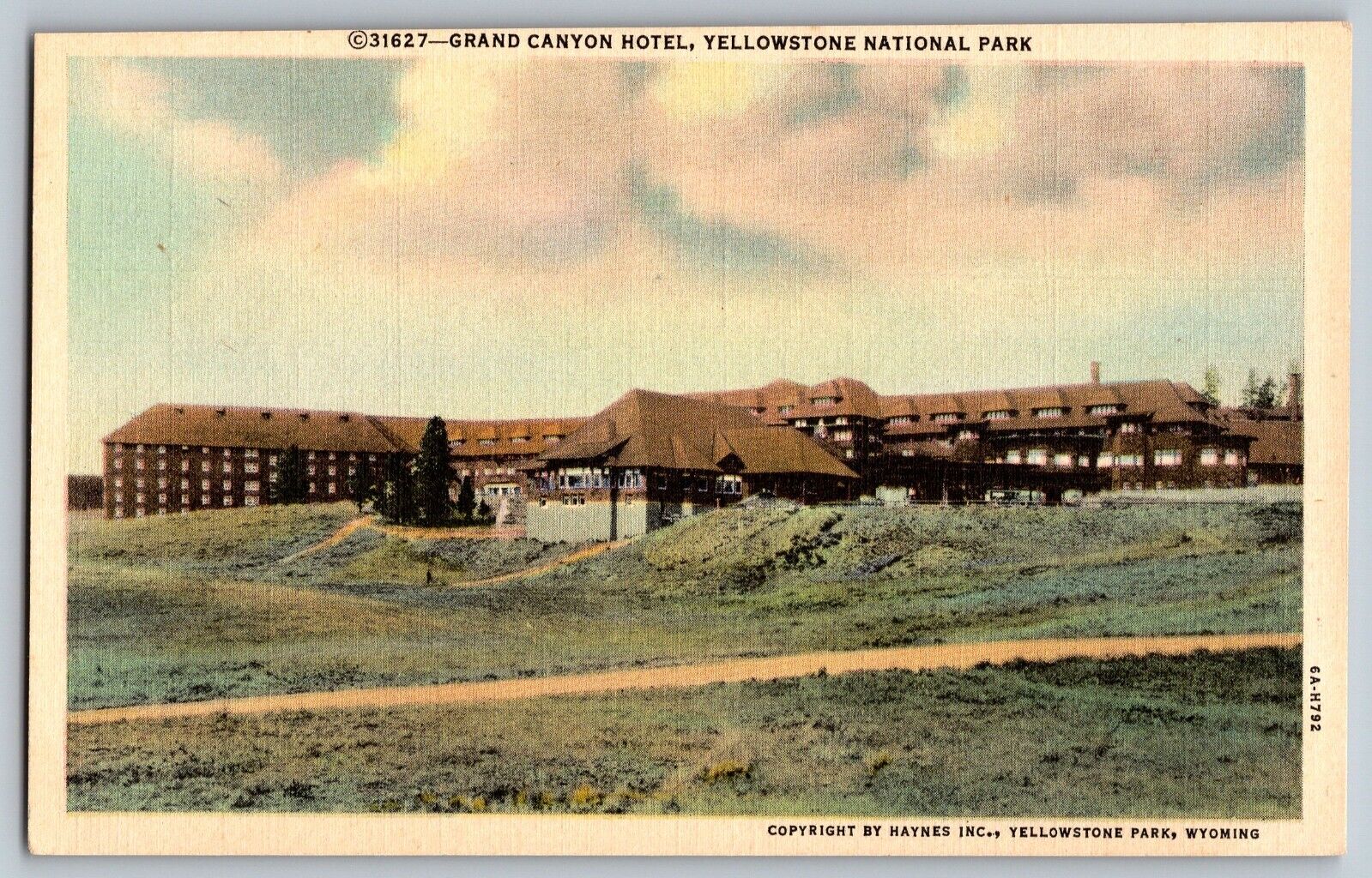Wyoming WY - Grand Canyon Hotel - Yellowstone National Park - Vintage Postcard