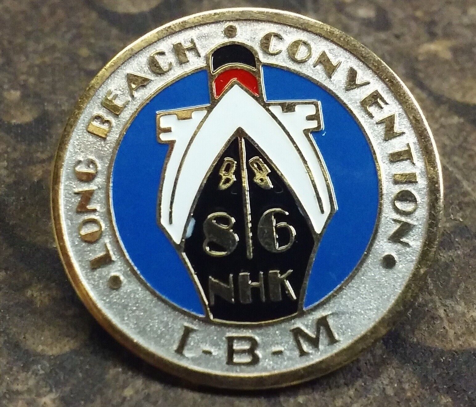 International Brotherhood of Magicians pin badge 1986 Long Beach Convention