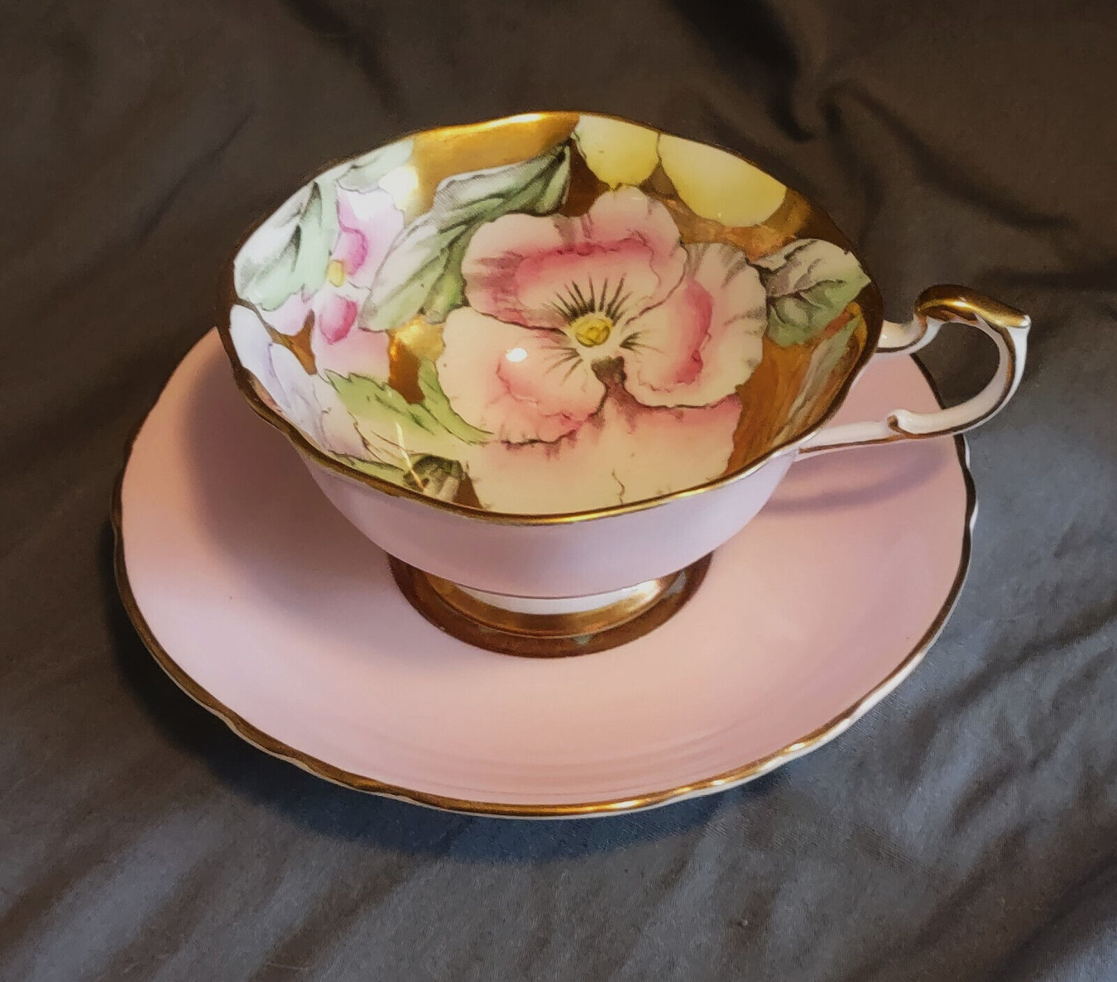 RARE Vintg Paragon Double Warrant Pansy\'s Gold Background / Pink Tea Cup, Saucer