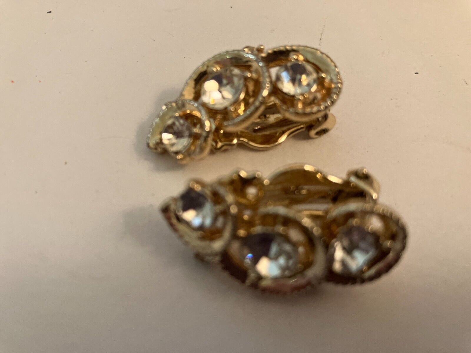 VINTAGE ESTATE rhinestone on gold tone   ear cuff  clip on   earrings