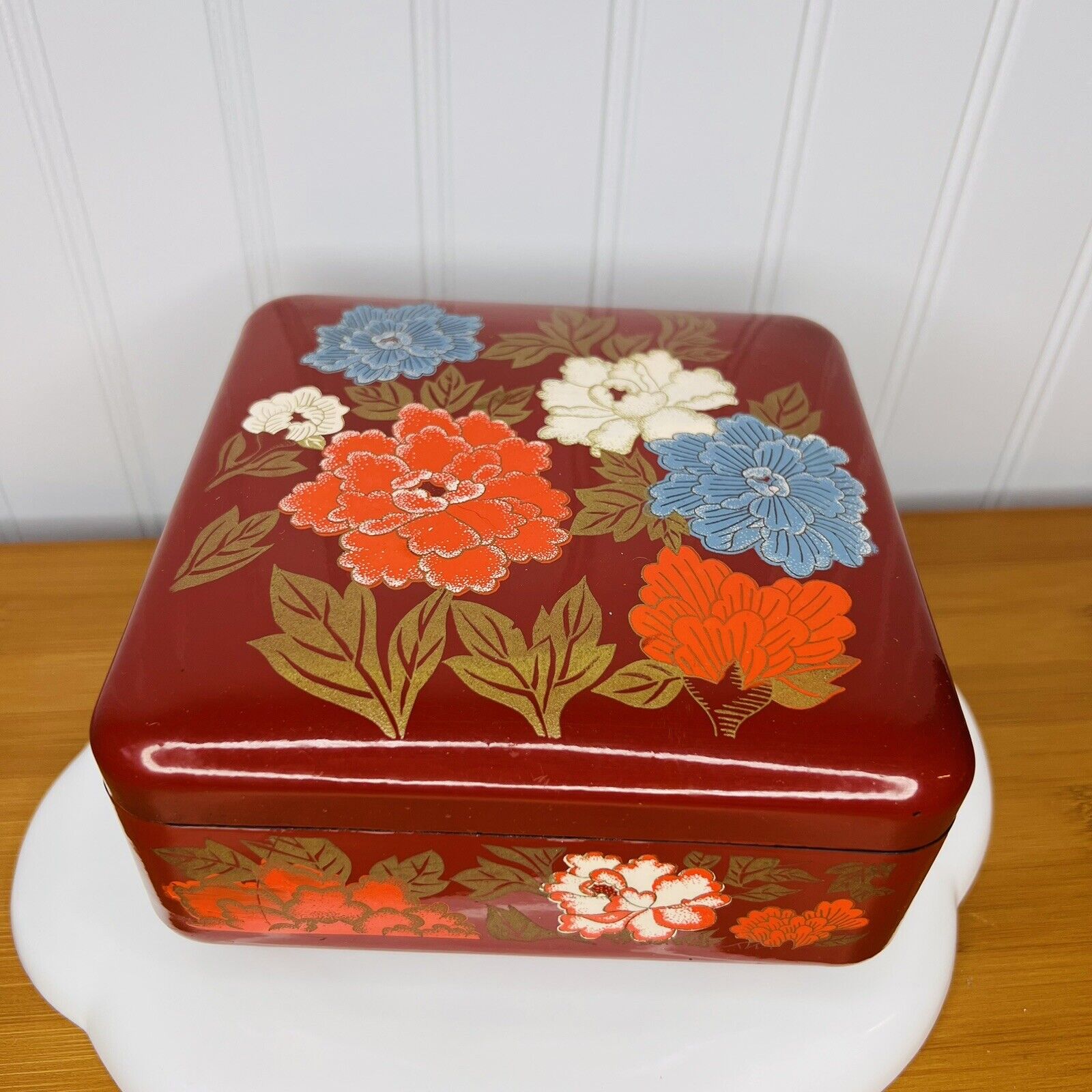 Vintage Large Hand Painted Japanese Lacquer Ware Jewelry Box Container with Lid