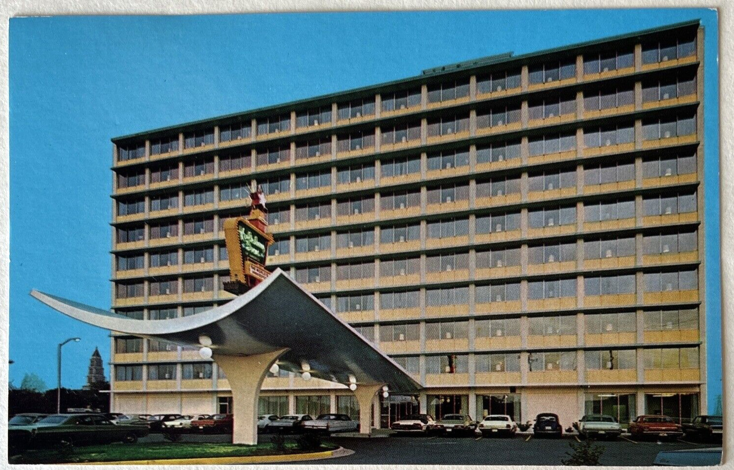 Postcard Holiday Inn Alexandria Virginia VA Beltway Washington DC c1970 Old Cars