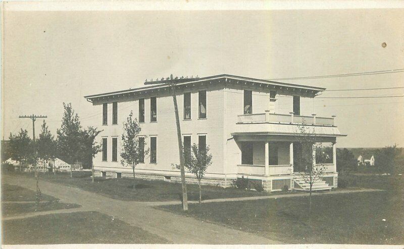C-1915 Large residence Home RPPC Photo Postcard 21-10393