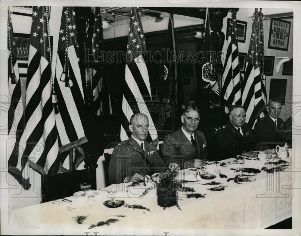 1935 Press Photo (L to R) Edwin Bricker, George Dern, Francis Pope, L. Bush