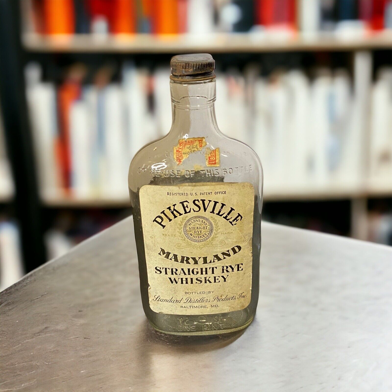 Vintage Pikesville Maryland Straight Rye Whiskey  1 Pint Glass Bottle