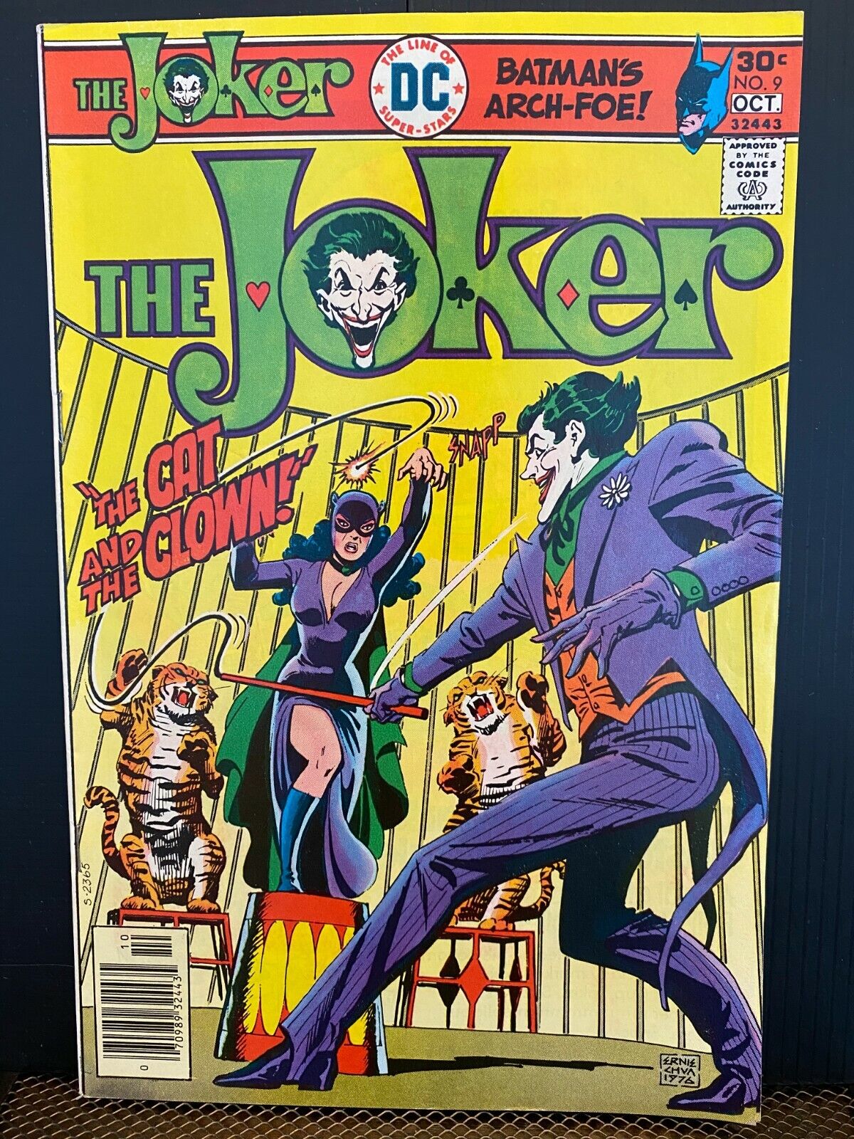 PRIMO:  JOKER #9 FN vs CATWOMAN Batman villian bronze BA 1976 DC comics k2