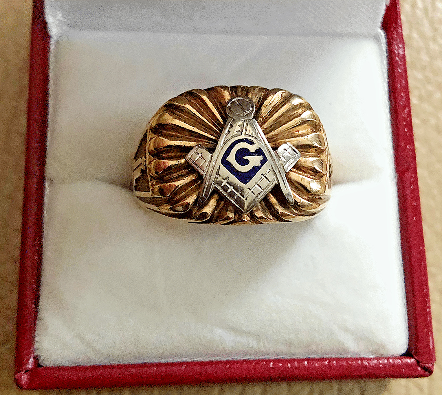 VTG Solid 10K Gold Masonic Men\'s Ring: Size 10.25; 12.0 Grams; A Gift From 1952