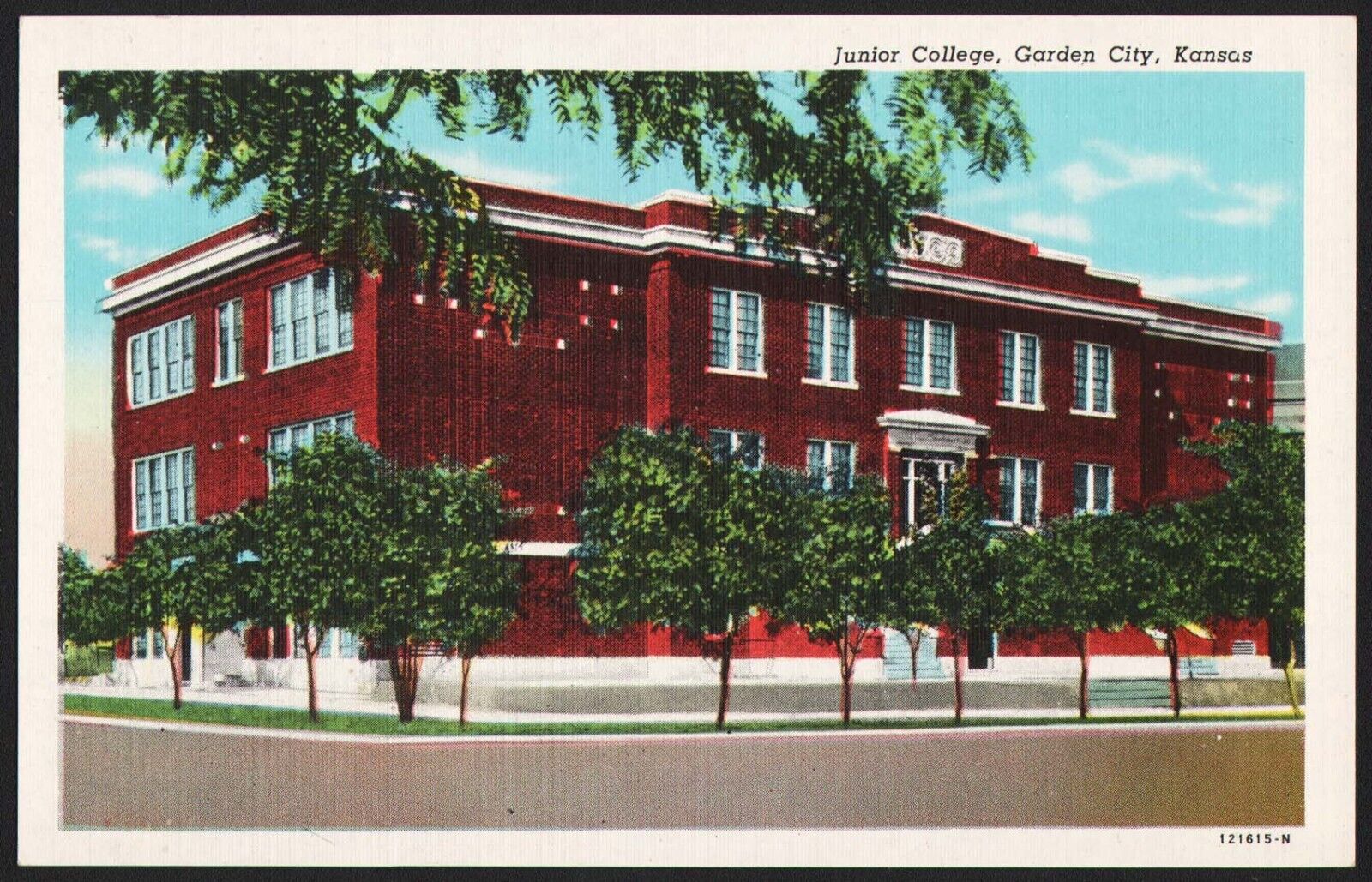 Vintage postcard JUNIOR COLLEGE linen type Garden City Kansas unused n-mint+
