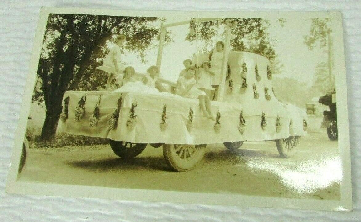 May Day Parade Float Little Girls B&W Photo Antique 5 1/4x 3 1/2 mb166 Albumen