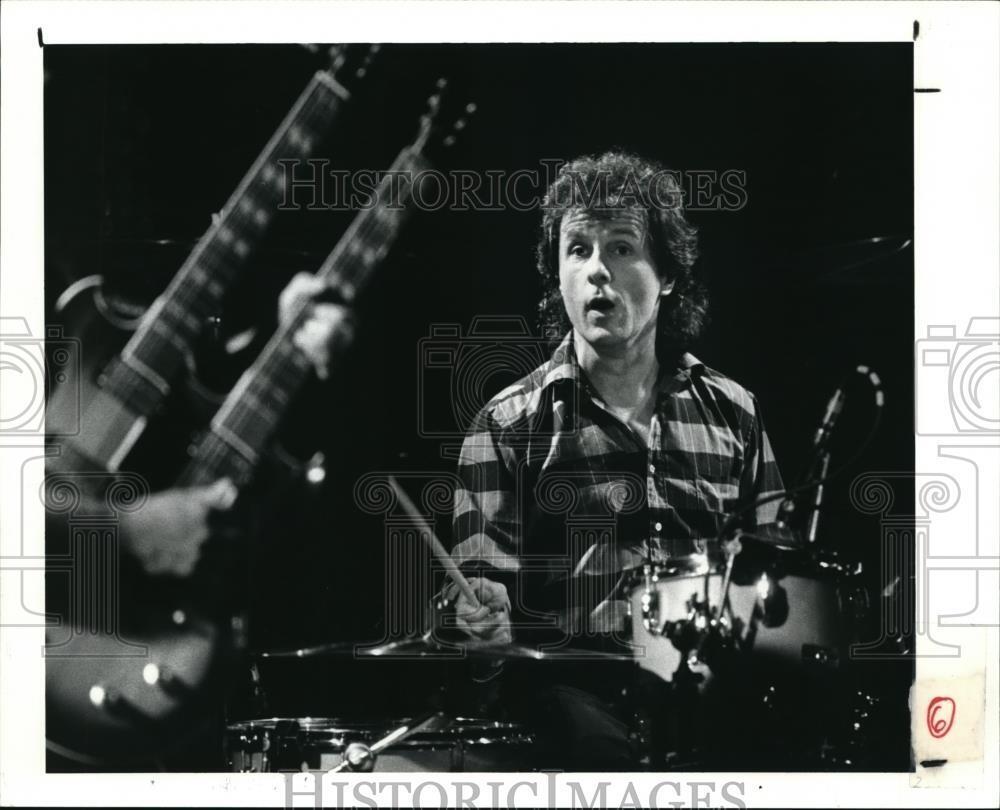 1990 Press Photo Drummer Jerry Shirley - cva42338