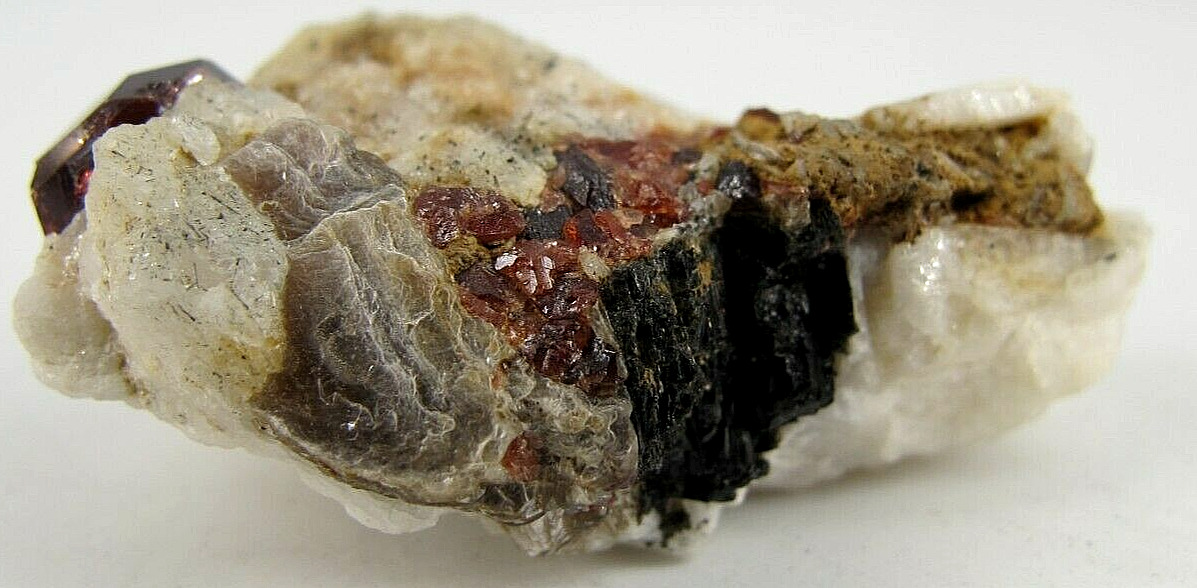 Natural Red Rhodolite garnet Healing Crystal Reiki specimen 17gm