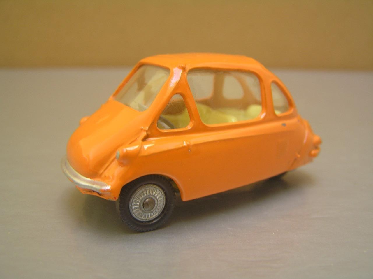 Corgi Toys 233 Heinkel Trojan Economy Bubble car light lilac 1/43 scale NM+