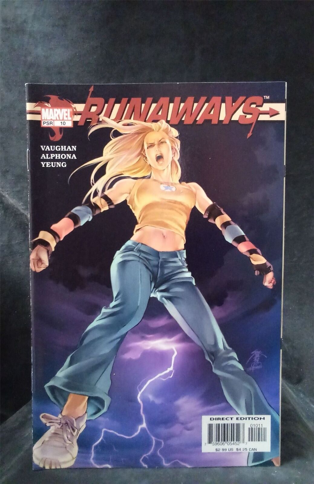 Runaways #10 2004 Marvel Comics Comic Book 
