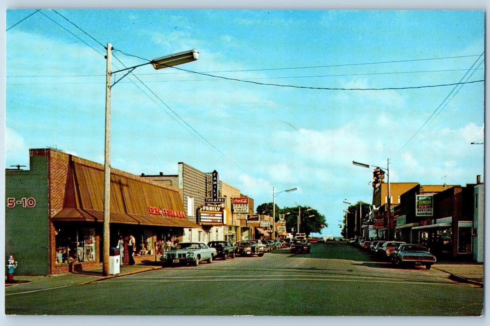 c1950\'s Town Scene Classic Car Building East Tawas Michigan MI Vintage Postcard