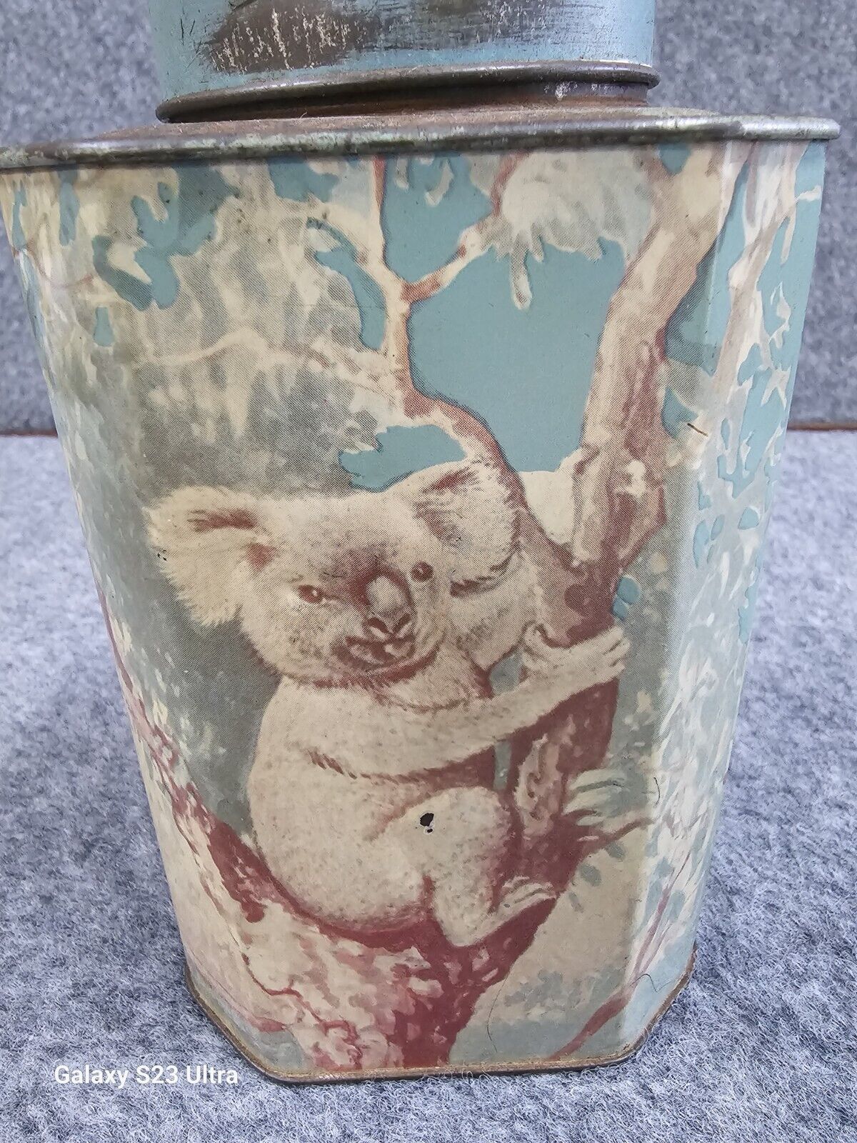 Antique BUSHELLS Tea of Flavour 1 LB Tin Australian Animals Embossed C. 1920s