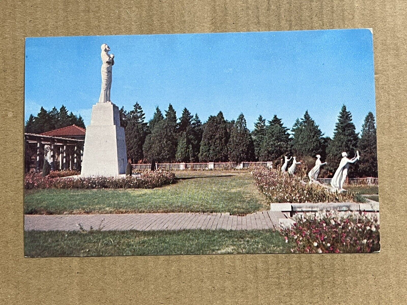 Postcard Waynesboro Virginia Gardens Swannanoa Jesus Statue Monument Vintage VA