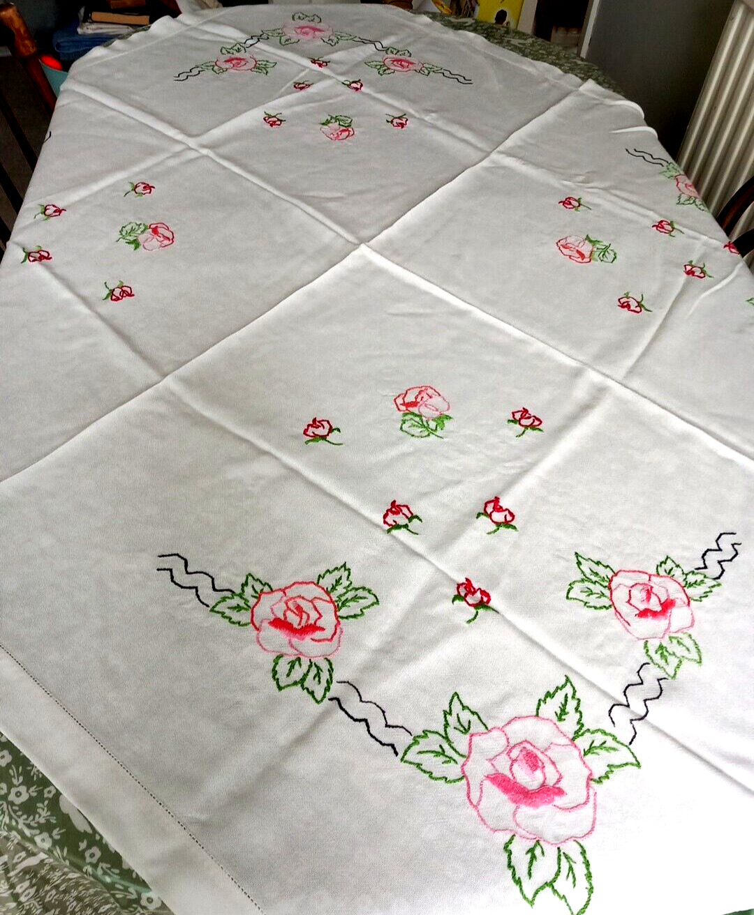 Vintage Hand Embroidered Roses Floral Tablecloth 44” x 48” VGC