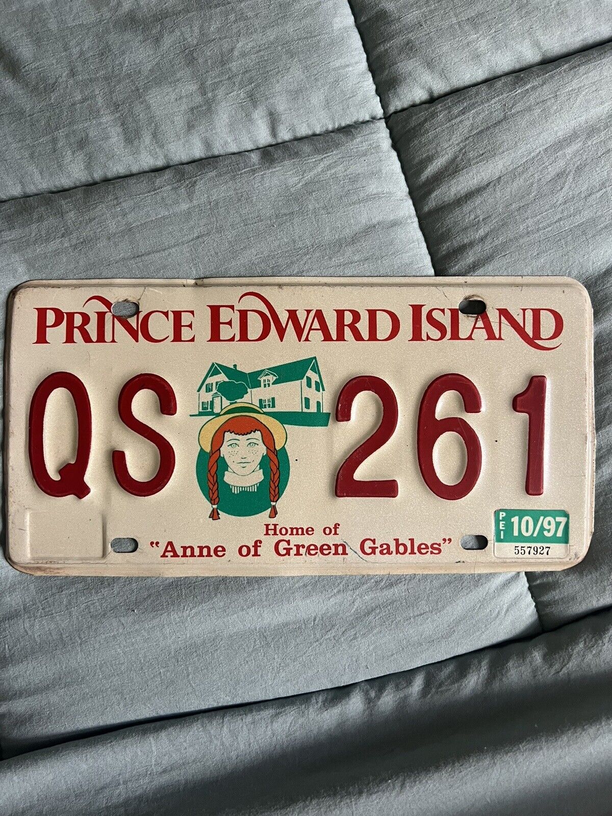AUTHENTIC CANADA 1990s PRINCE EDWARD ISLAND LICENSE PLATE. ANNE OF GREEN GABLES.