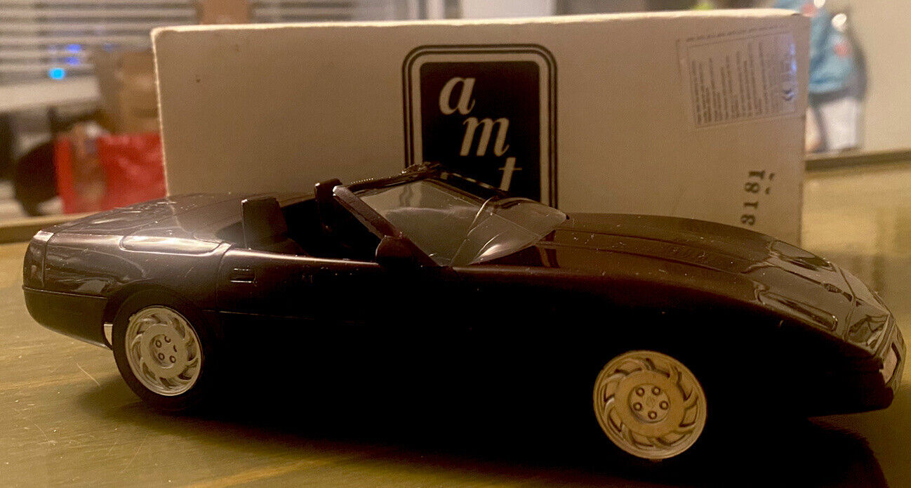 AMT/ERTL 1992 Chevrolet Corvette Convertible Promo Model #6577 - Black Rose Met