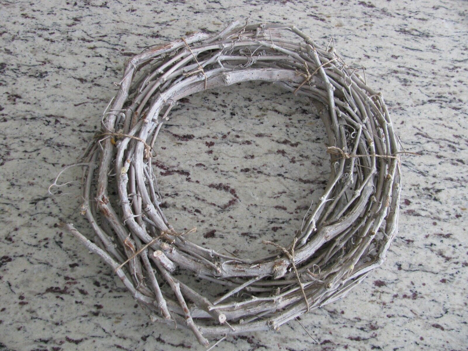 VINTAGE GRAPEVINE BRANCHES WREATH WHITEWASHED ALL OCCASION 16\