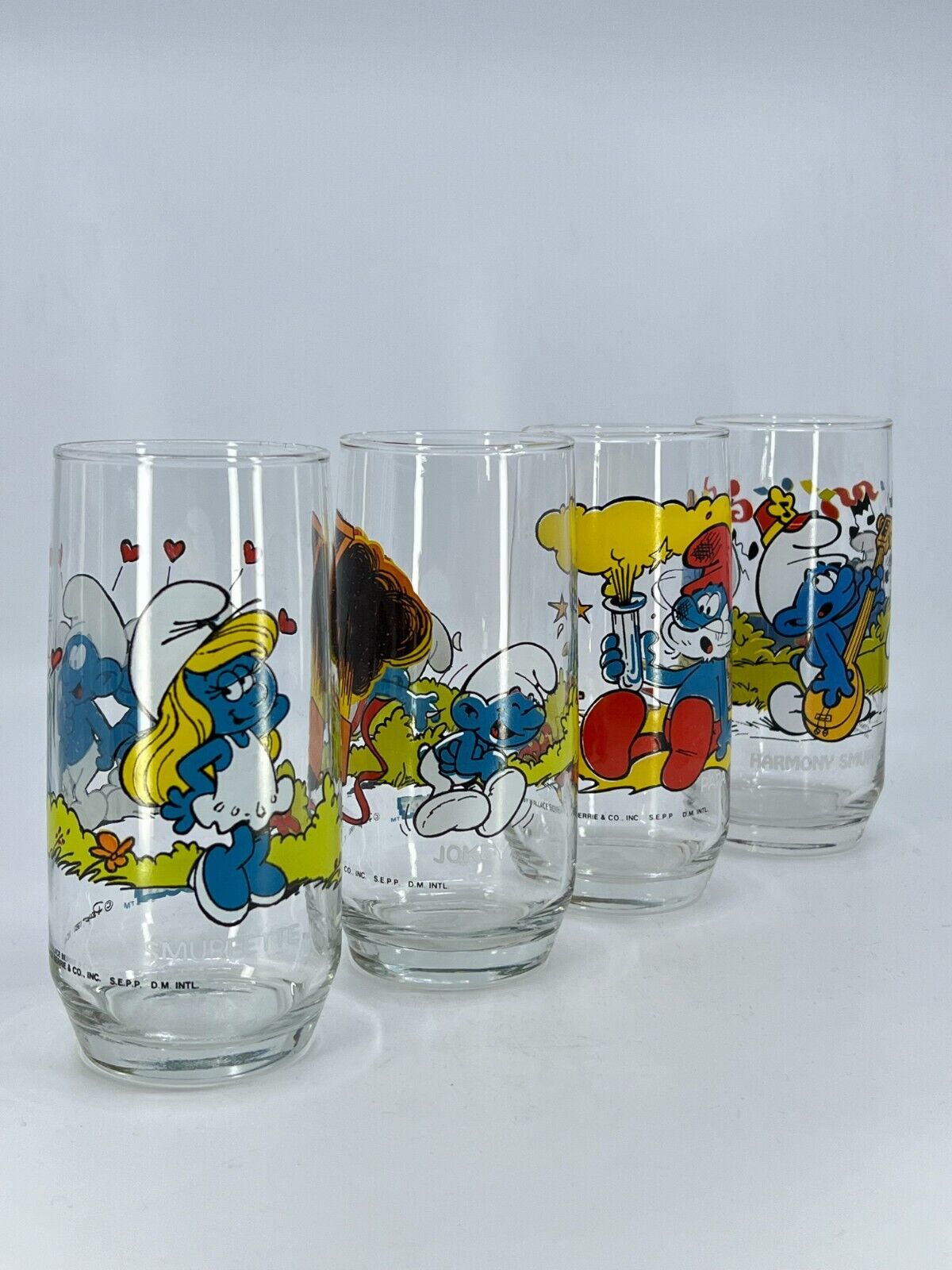 1982 The Smurf Drinking Glasses Papa Smurf / Smurfette / Harmony / Jokey - MINT