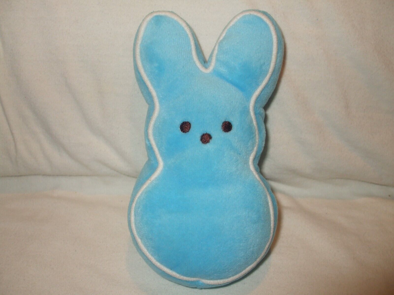 PEEPS EASTER BEANBAG PLUSH BLUE BUNNY 6” 2006 WHITE PIPING OUTLINE NO TAG