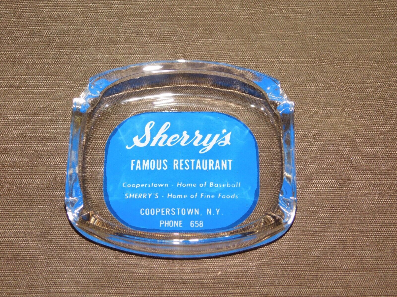 VINTAGE TOBACCO BASEBALL SHERRY\'S FAMOUS RESTAURANT COOPERSTOWN NY GLASS ASHTRAY