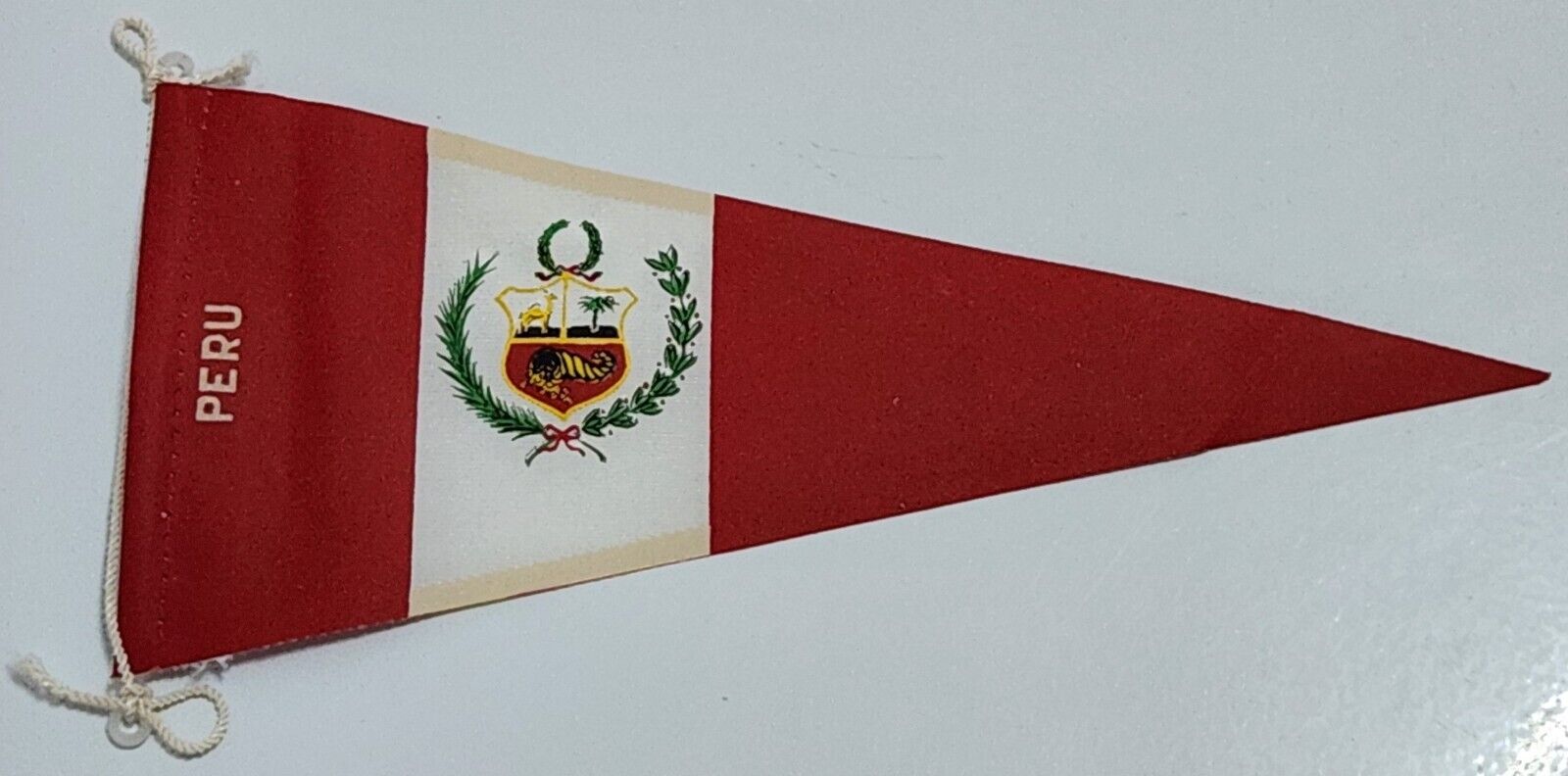 PERU 🇵🇪 VINTAGE FLAG PENNANT CIRCA 1960's (NEW OLD STOCK)