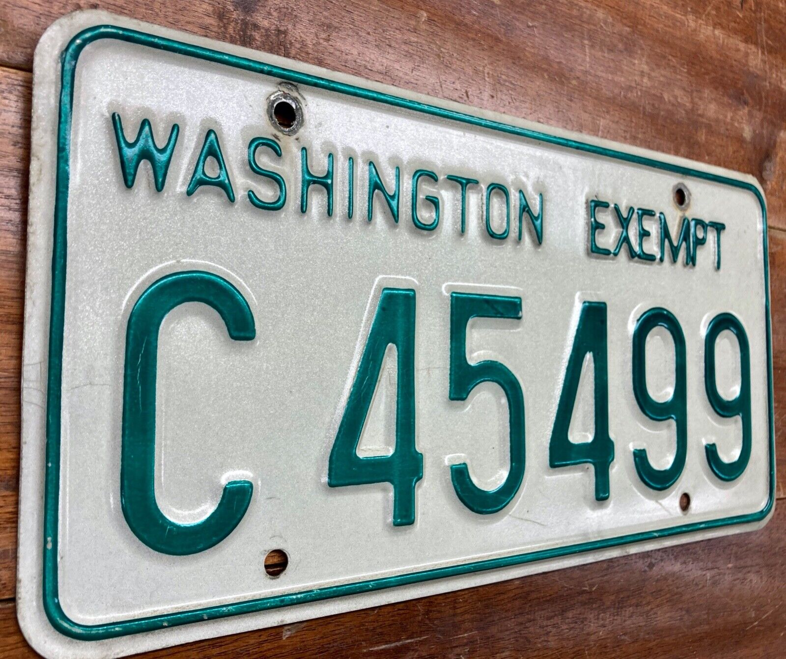 V. NICE 1980\'S? WASHINGTON EXEMPT POLICE EMERGENCY VEHICLE LICENSE PLATE C45499