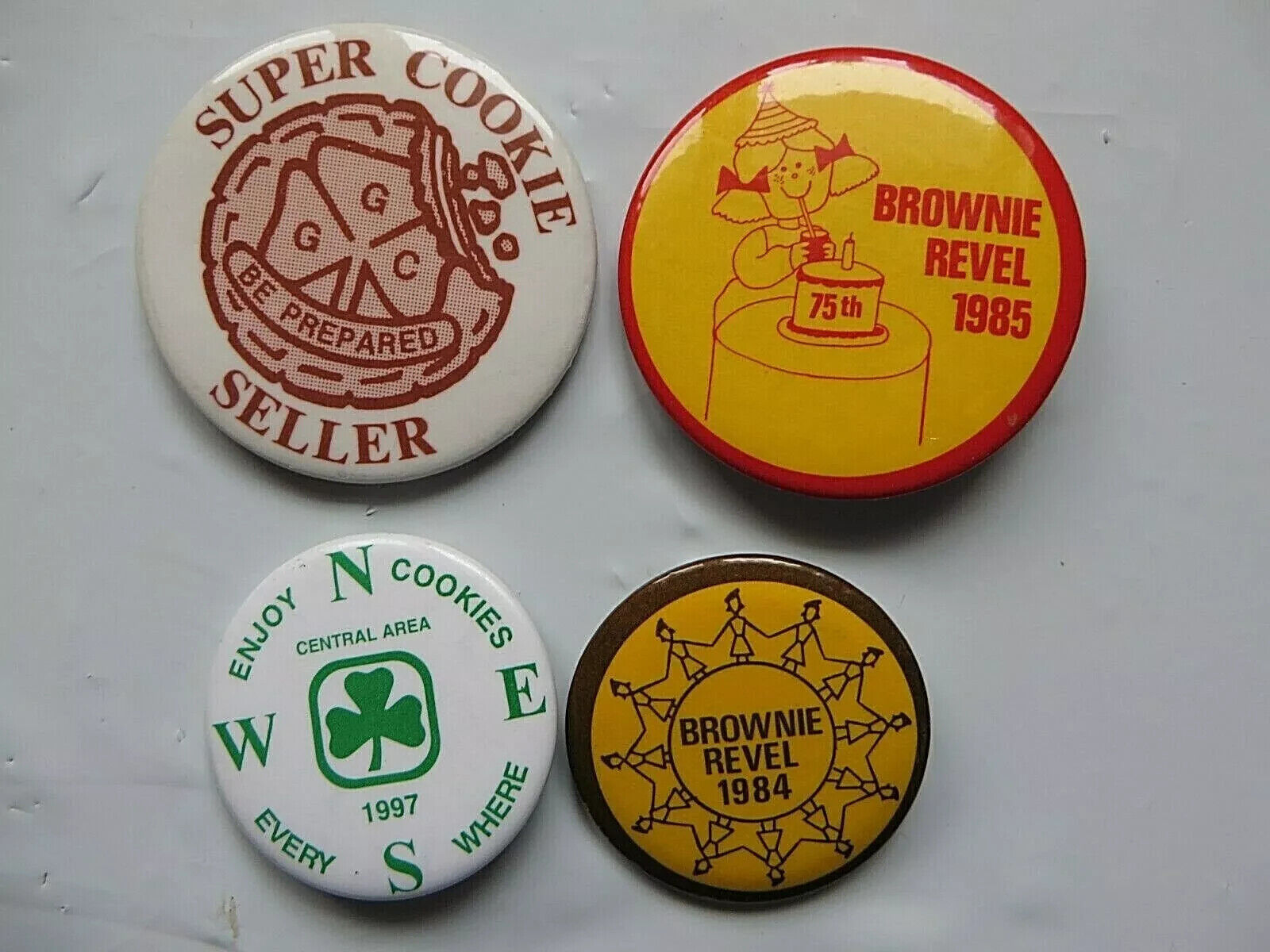 Vtg Girl Guides Brownie Button lot Revel 1984 85 pins Super cookie seller