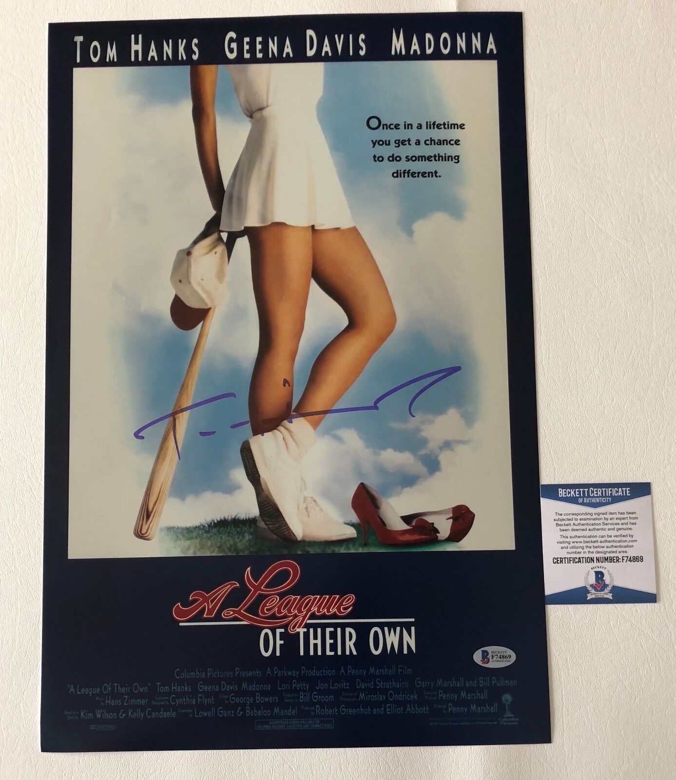 \'A LEAGUE OF THEIR OWN\' TOM HANKS SIGNED 12X18 PHOTO AUTHENTIC AUTOGRAPH BECKETT