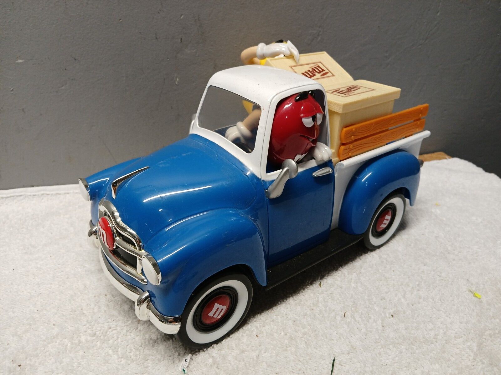 M&M\'s Candy Dispenser Sweet Wheelin\' Blue Pickup Truck Red’s Garage Vintage