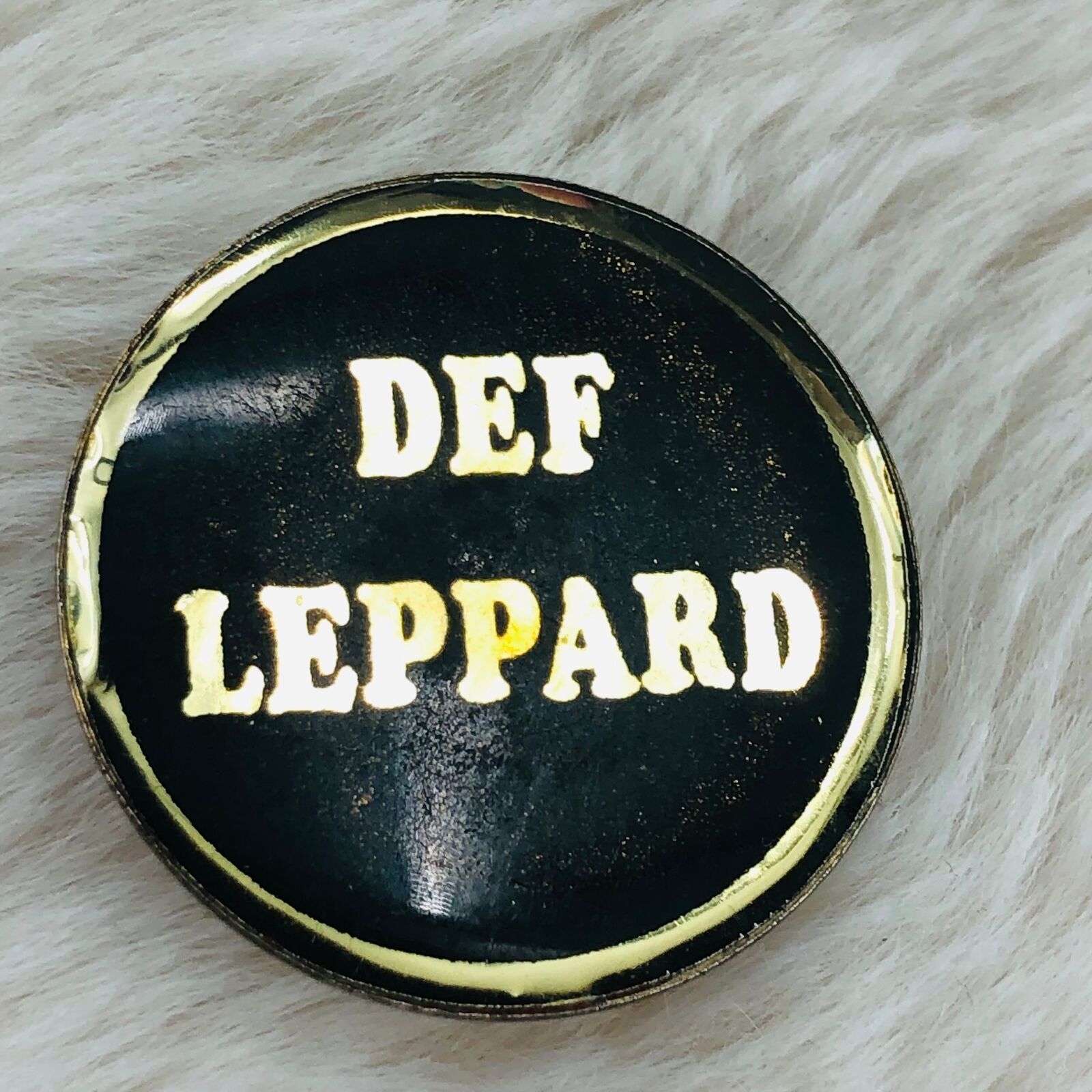 Vtg Def Leppard Black Enamel Rock Band Round Jacket Lapel Pin